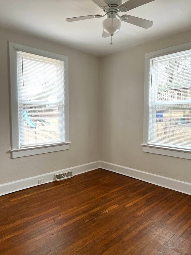 Building Photo - Enka Village Home for rent. 2 bedroom/1 ba...