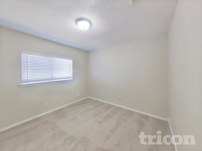 Building Photo - 7807 Encanto Vis Dr