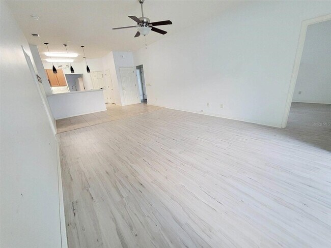 Building Photo - 412 Summerlyn Dr