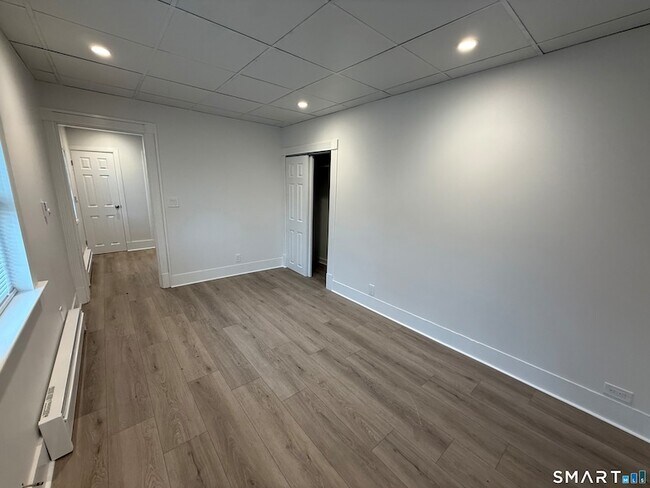 Building Photo - 170 N State St