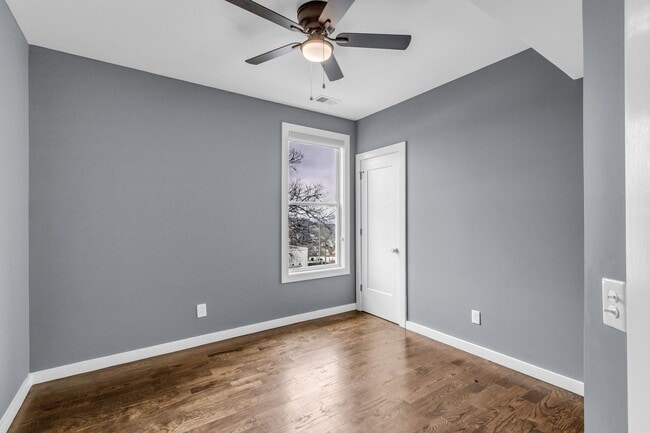 Building Photo - 418 37th Ave N