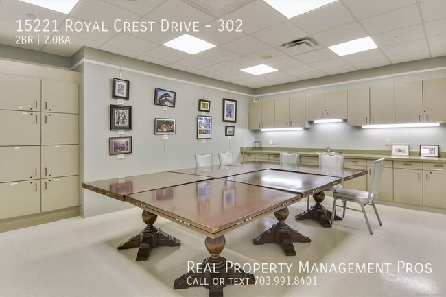 Building Photo - 15221 Royal Crest Dr