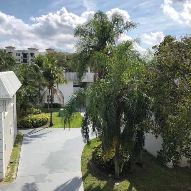 Building Photo - 17255 SW 95th Ave