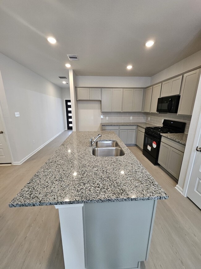 Building Photo - 2727 Crest Creek Ln