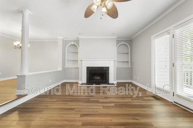 Building Photo - 112 Lomond Ln