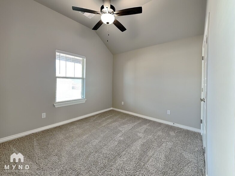Building Photo - 532 Texoma Dr
