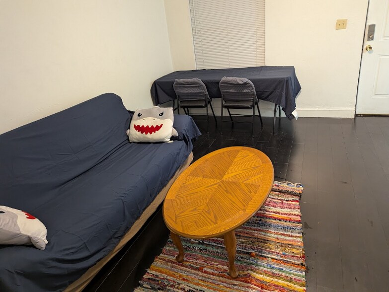 Building Photo - 3600 SW 23rd St