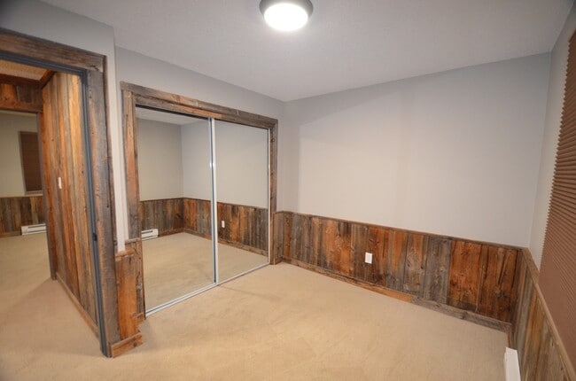 Building Photo - 3bed/2bath Condo, 10 minutes from Breck! Y...