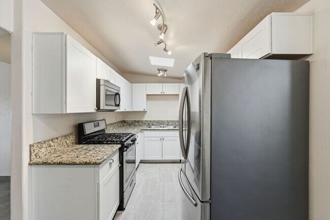 Building Photo - 4608 Fremont Ave