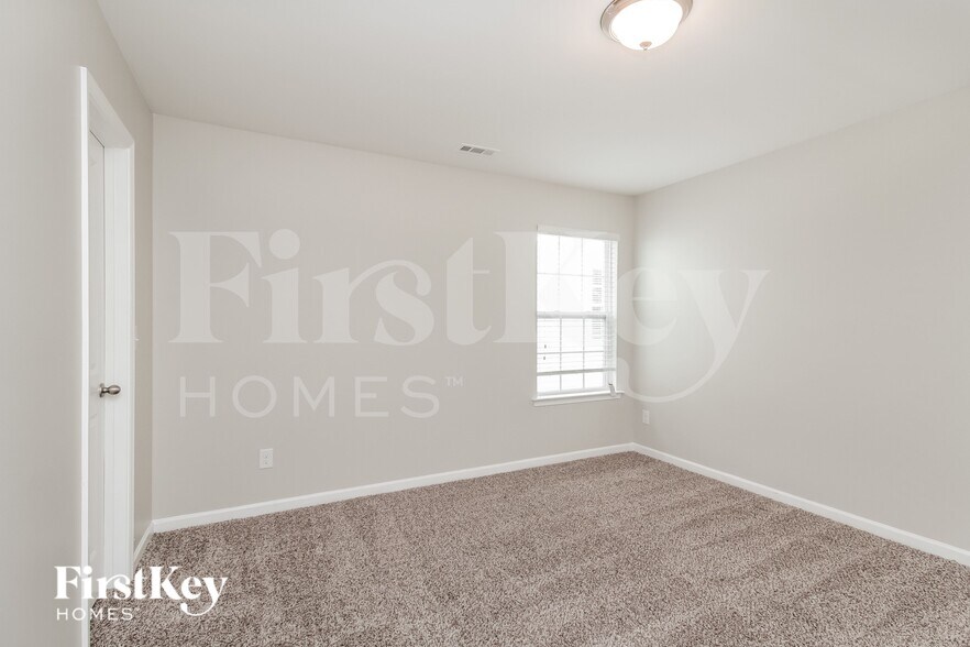 Building Photo - 7516 Niccoline Ln