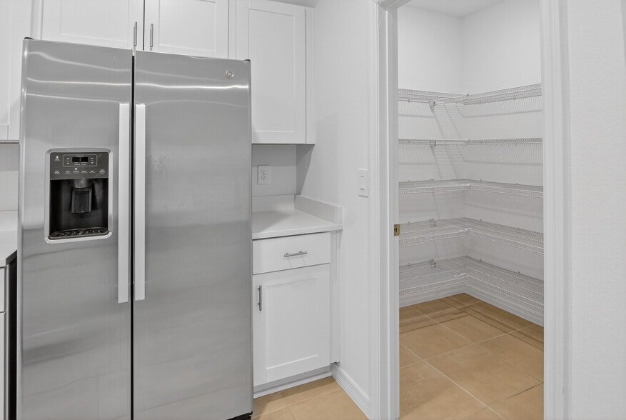 Building Photo - 3917 Southern Vista Loop