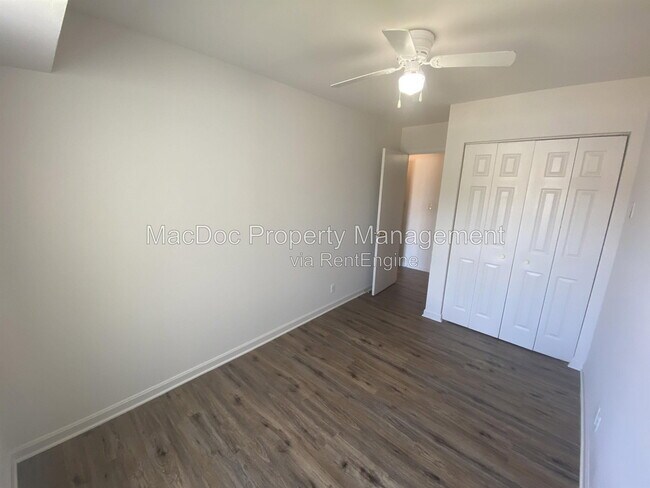 Building Photo - 100 Chesterfield Ln
