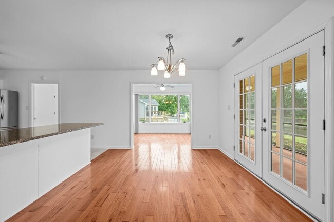 Building Photo - Private Dock Waterfront! Beautiful 3BR/2BA Gem in Fairfield Harbour!