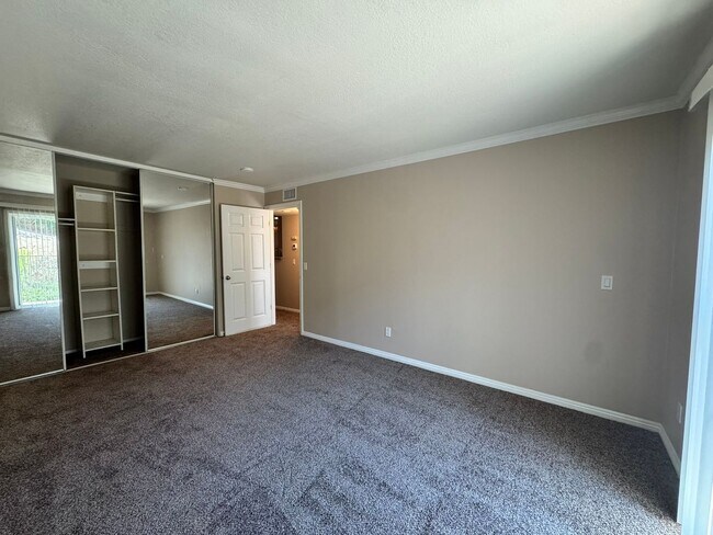 Building Photo - Cozy Upstairs Unit in Alpine 2bed/1bath