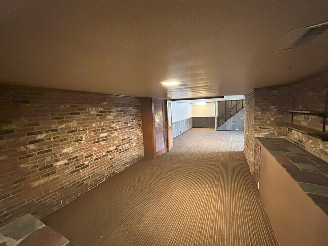 Building Photo - 3820 Jerree St