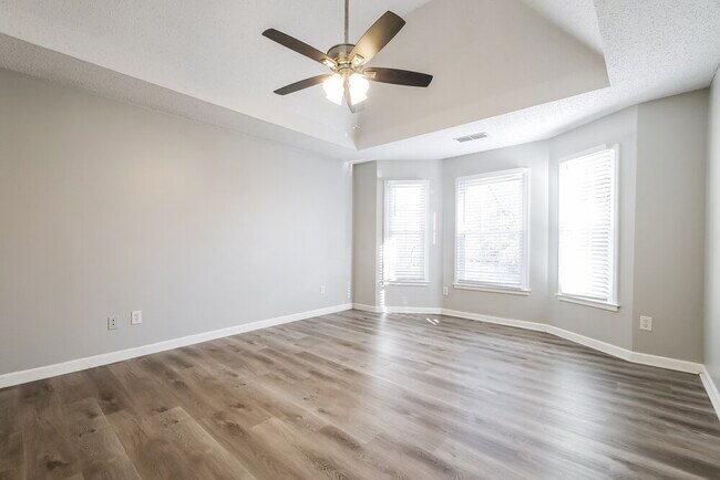 Building Photo - 28 Peggy Ct NW