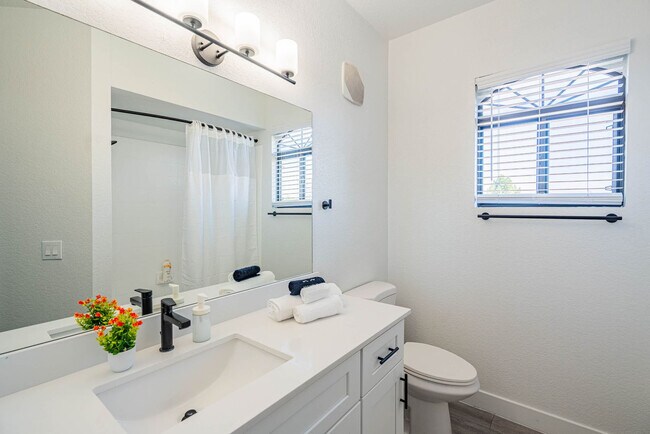 Building Photo - 2155 S 55th St