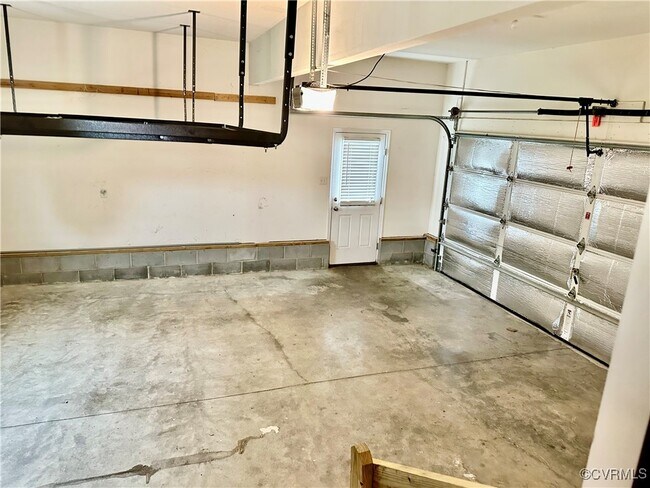 Building Photo - 2905 Meadowview Blvd