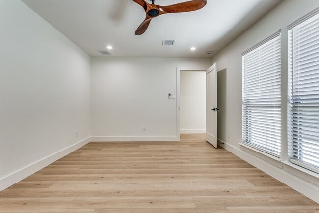 Building Photo - 200 Trellis Pl