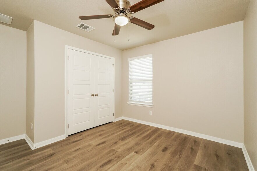 Building Photo - 1228 Ella Xing