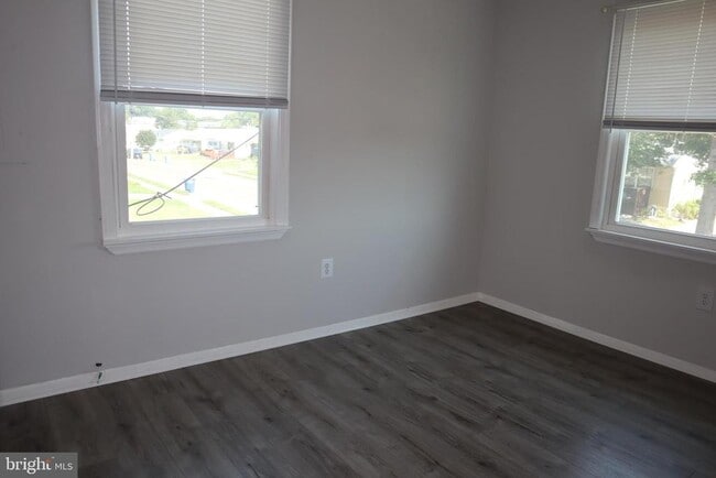 Building Photo - 332 Bailey Ave