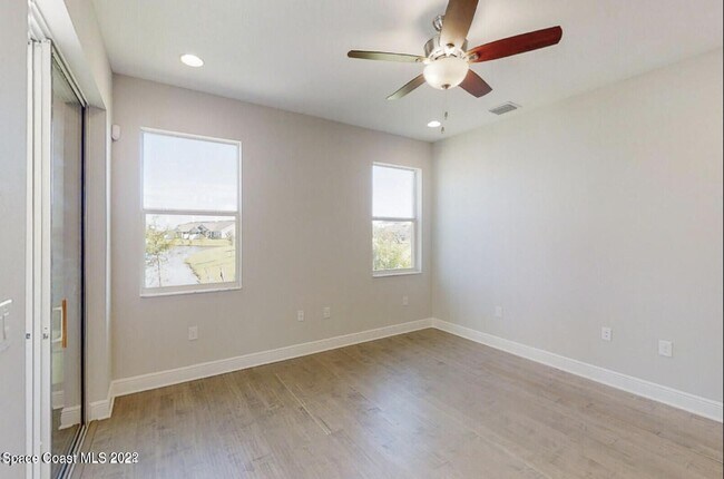 Building Photo - 2746 Spur Dr