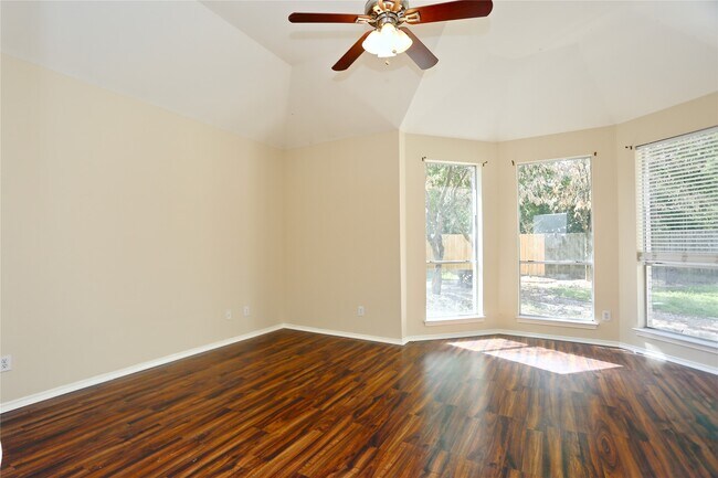 Building Photo - 2515 Hyland Park