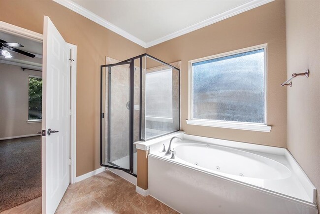 Building Photo - 158 Rocky Point Dr