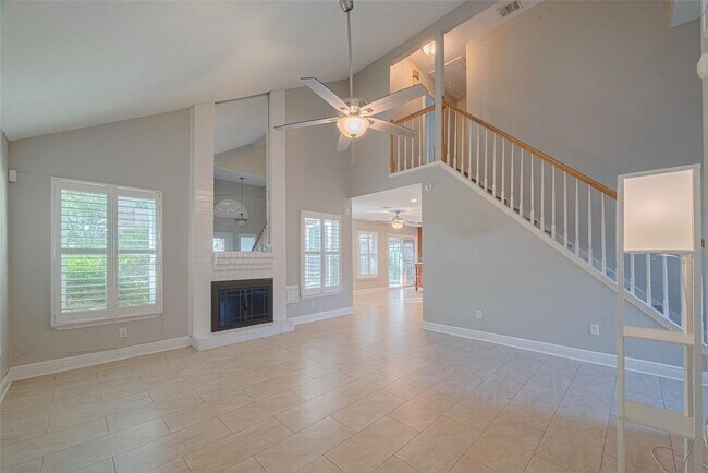 Building Photo - 15803 Locust Grove Dr