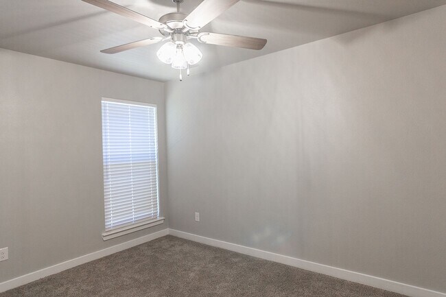 Building Photo - Pre-Leasing - 4 bed/2 bath Frenship School...