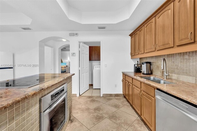 Building Photo - 4978 White Mangrove Way E