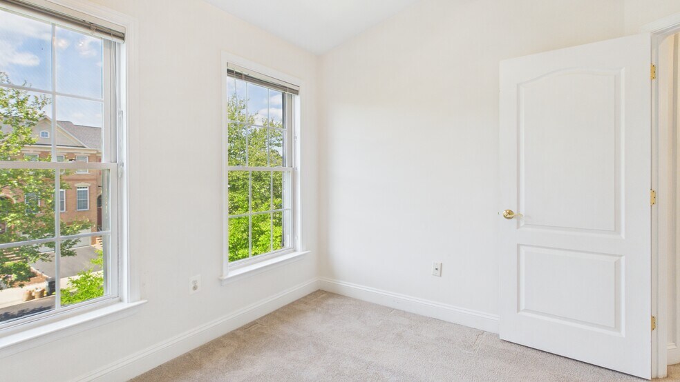 Building Photo - 25807 Turlough Ter