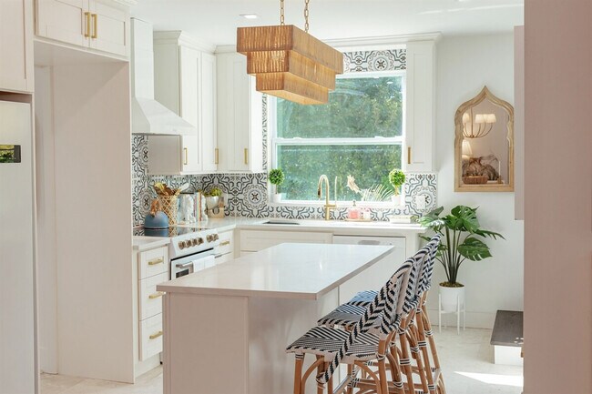 Building Photo - 610 38th St