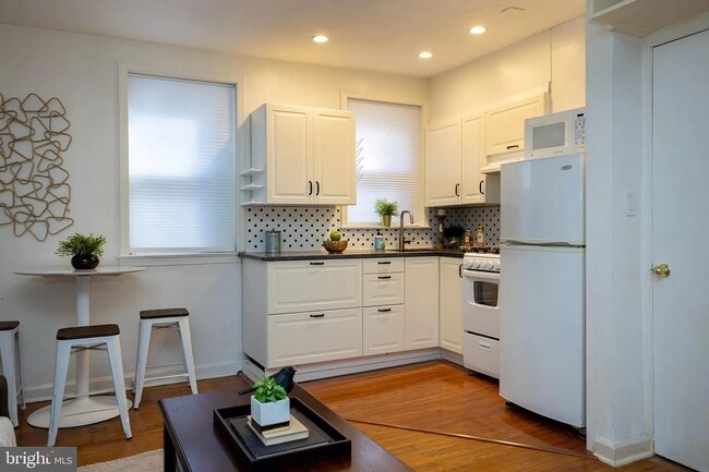 Kitchen - 1 Rainey Ct