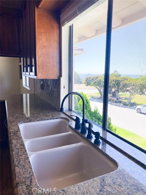 Building Photo - 2900 Paseo Del Mar