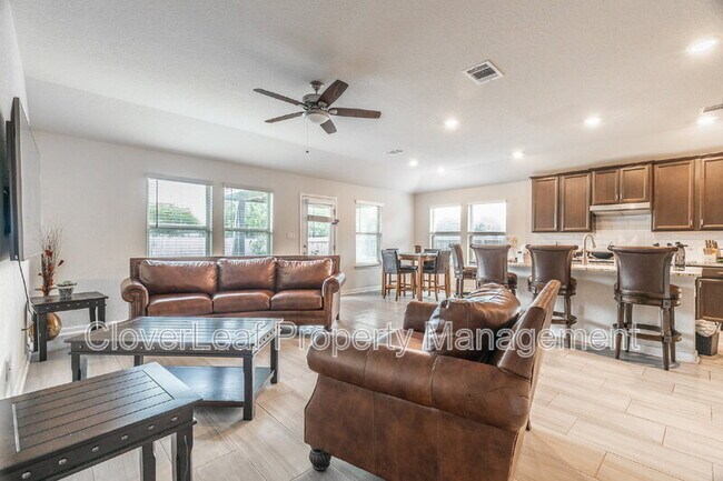 Building Photo - 3033 Casillero St