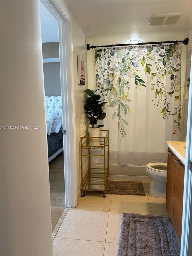 Building Photo - 50 Biscayne Blvd