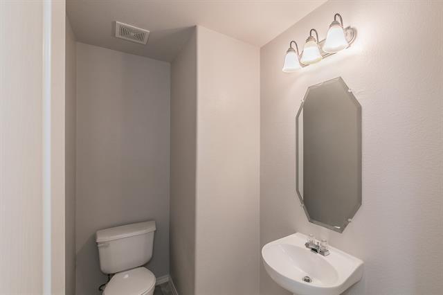 Building Photo - 2668 Redcedar Dr