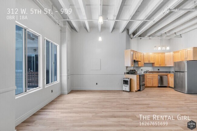 Building Photo - 312 W 5th St