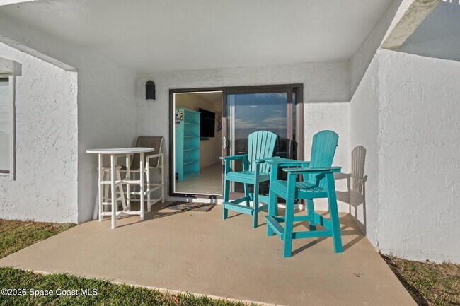 Building Photo - Salt Life