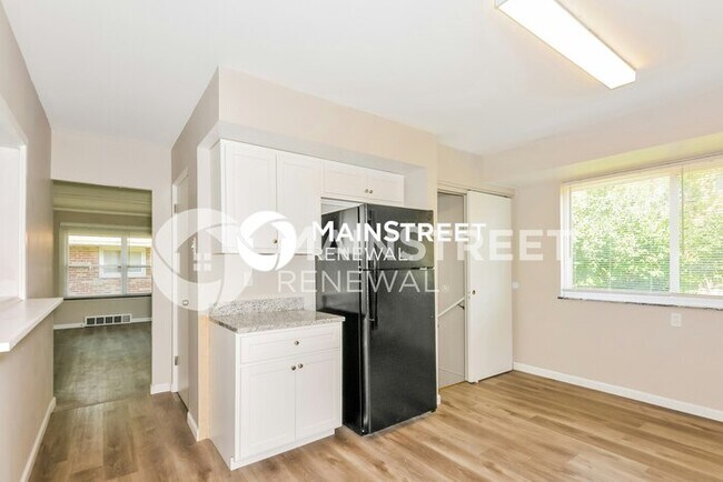 Building Photo - 1120 Spring Valley Dr