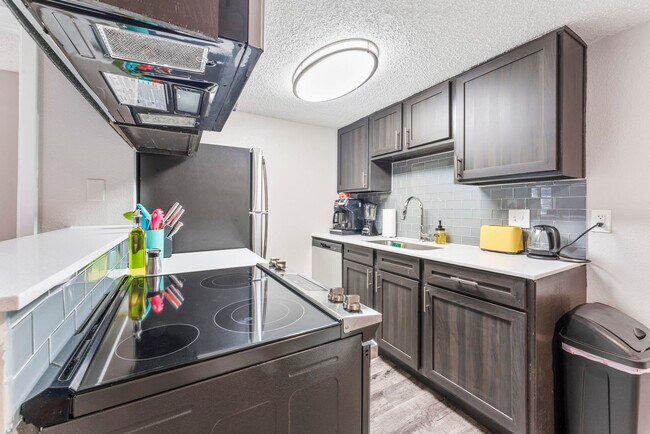 Building Photo - 3501 S 1st St