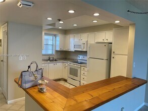 Building Photo - 3100 W Rolling Hills Cir