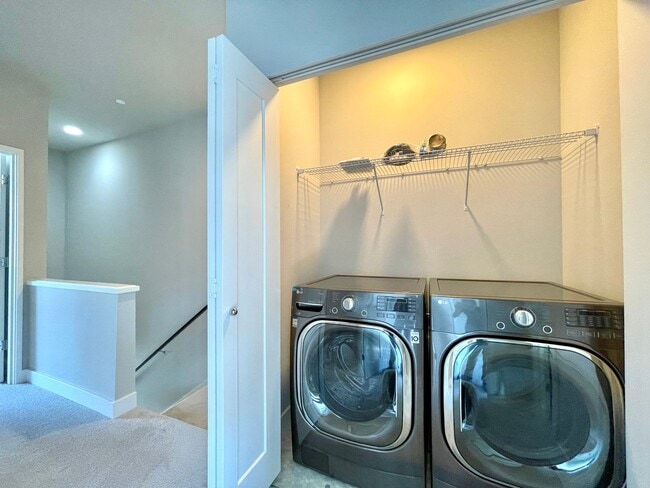 Building Photo - Great Townhome for rent