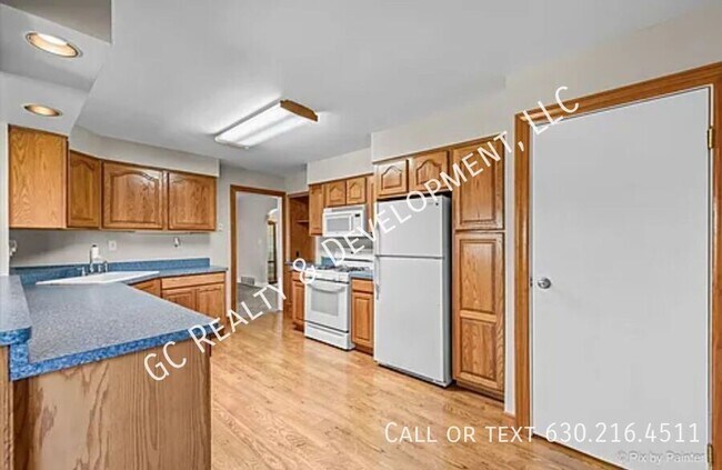 Building Photo - 4311 IL-176-Unit A