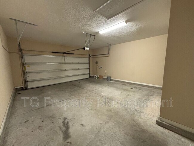 Building Photo - 99 Athens Dr