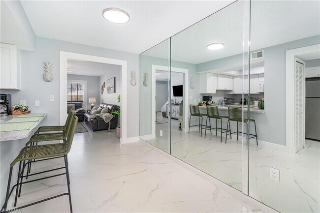 Building Photo - 146 Clyburn Way W