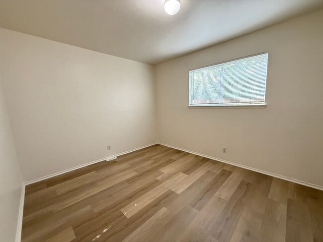 Building Photo - Remodeled Duplex in Central Sunnyvale Loca...