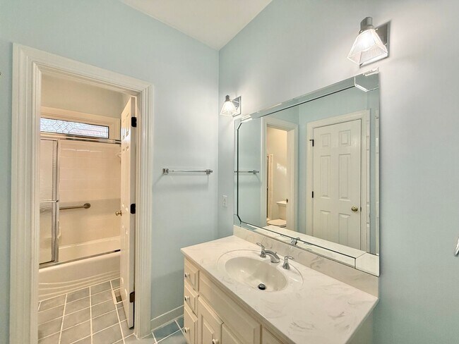 Building Photo - Charming 3BD, 2BA Raleigh Ranch-Style Home in a Quiet Neighborhood Near Crabtree Valley Mall, RDU...