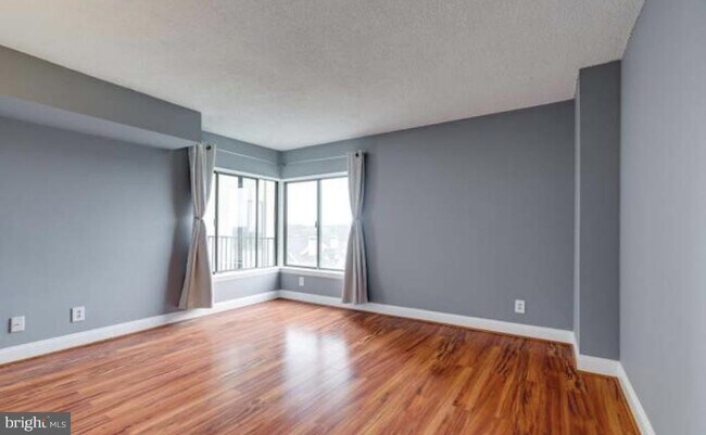 Building Photo - 9200 Edwards Way